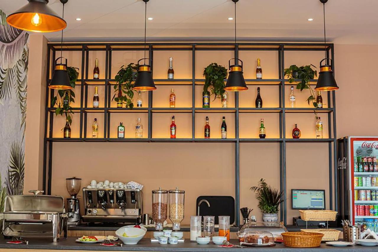 Radhimë Toto Hotel & Apartments מראה חיצוני תמונה