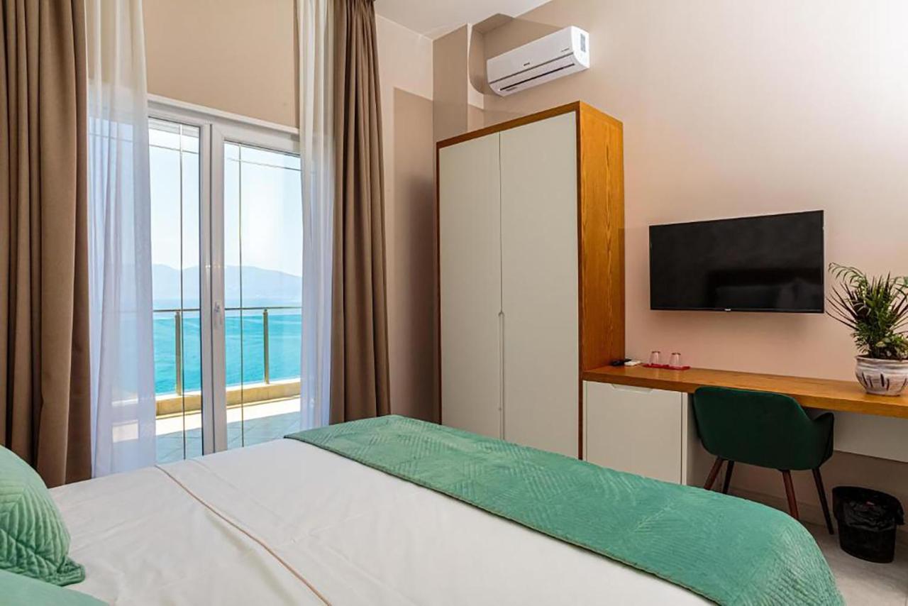 Radhimë Toto Hotel & Apartments מראה חיצוני תמונה