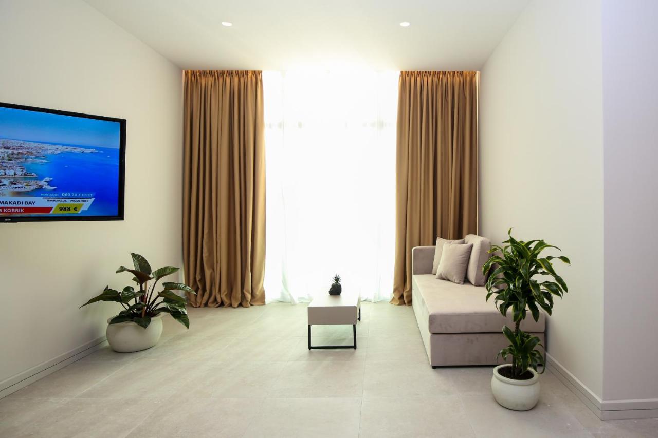Radhimë Toto Hotel & Apartments מראה חיצוני תמונה