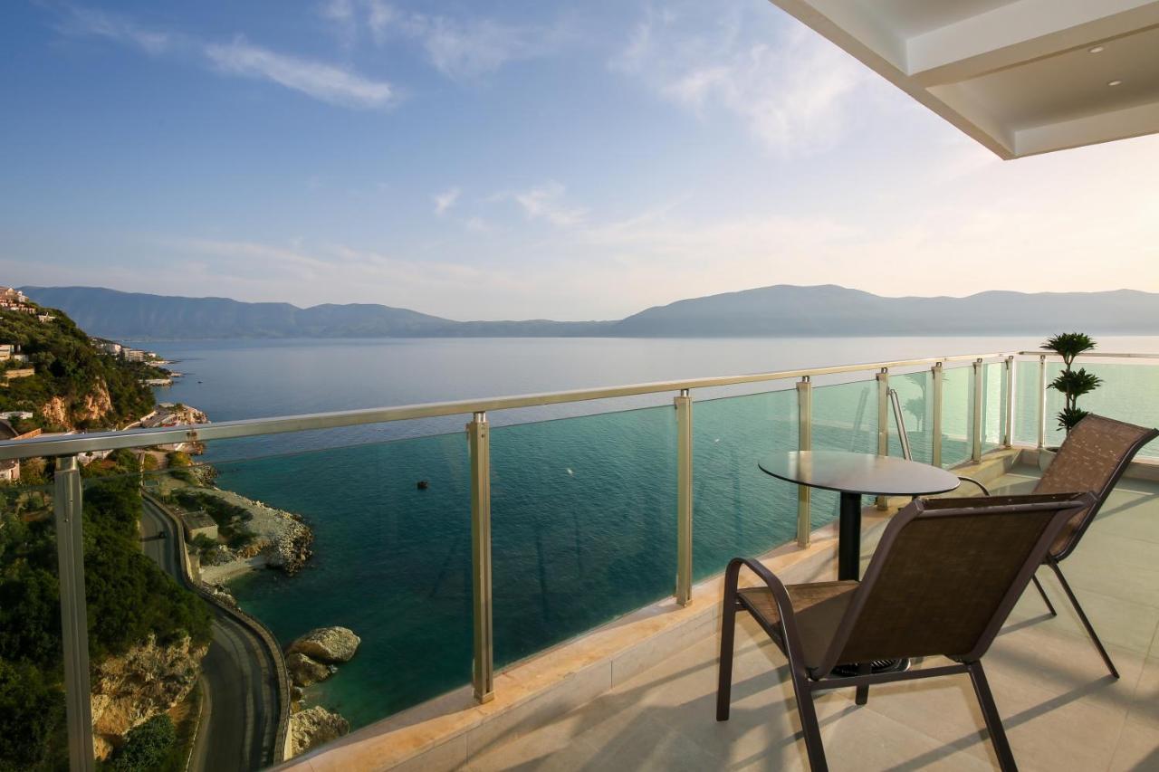 Radhimë Toto Hotel & Apartments מראה חיצוני תמונה