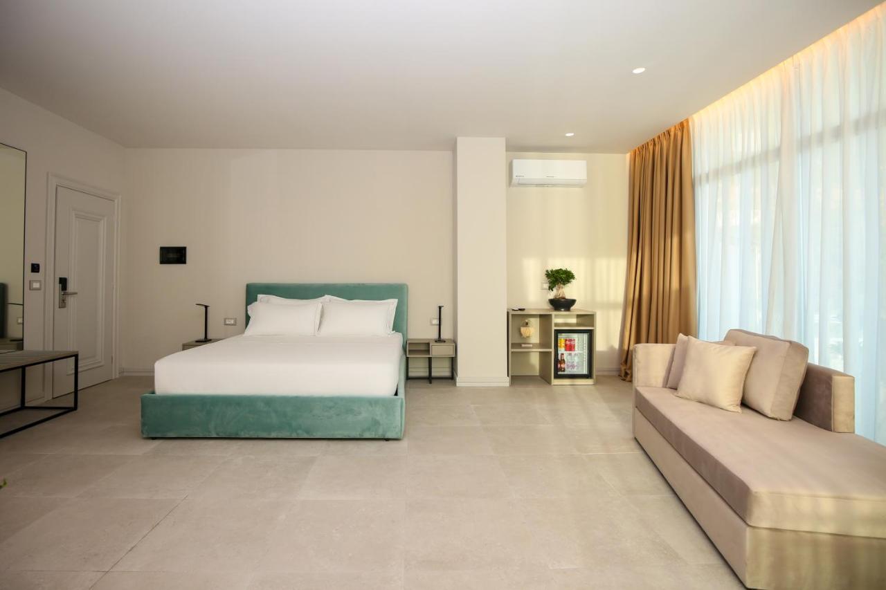 Radhimë Toto Hotel & Apartments מראה חיצוני תמונה