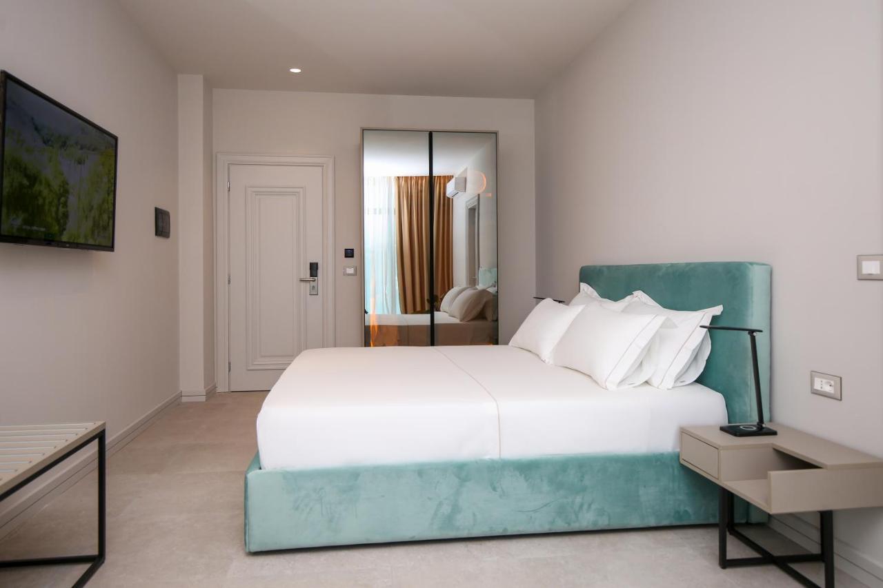 Radhimë Toto Hotel & Apartments מראה חיצוני תמונה