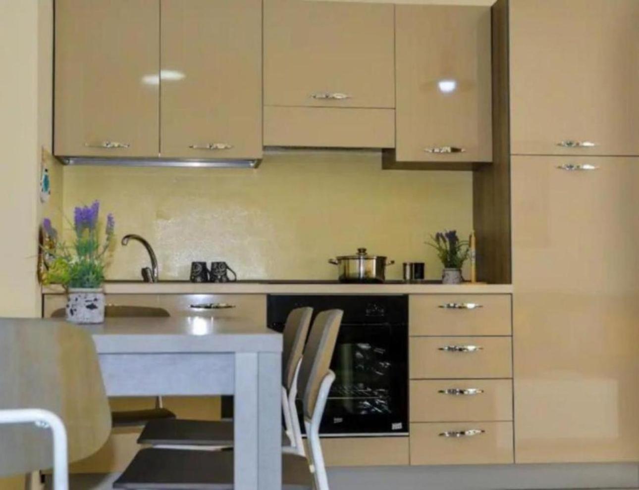 Radhimë Toto Hotel & Apartments מראה חיצוני תמונה