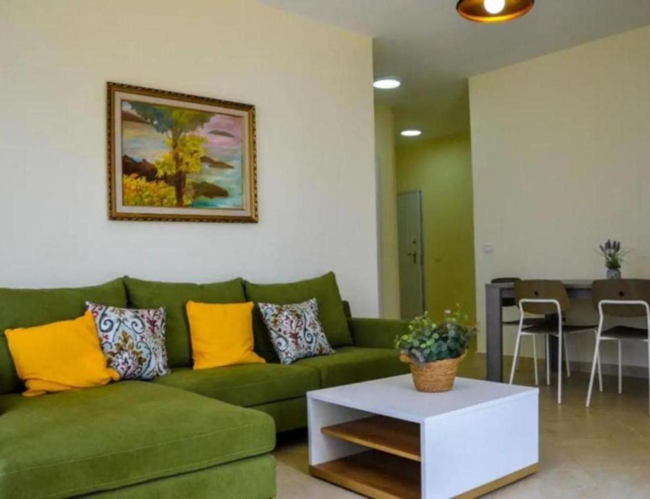 Radhimë Toto Hotel & Apartments מראה חיצוני תמונה