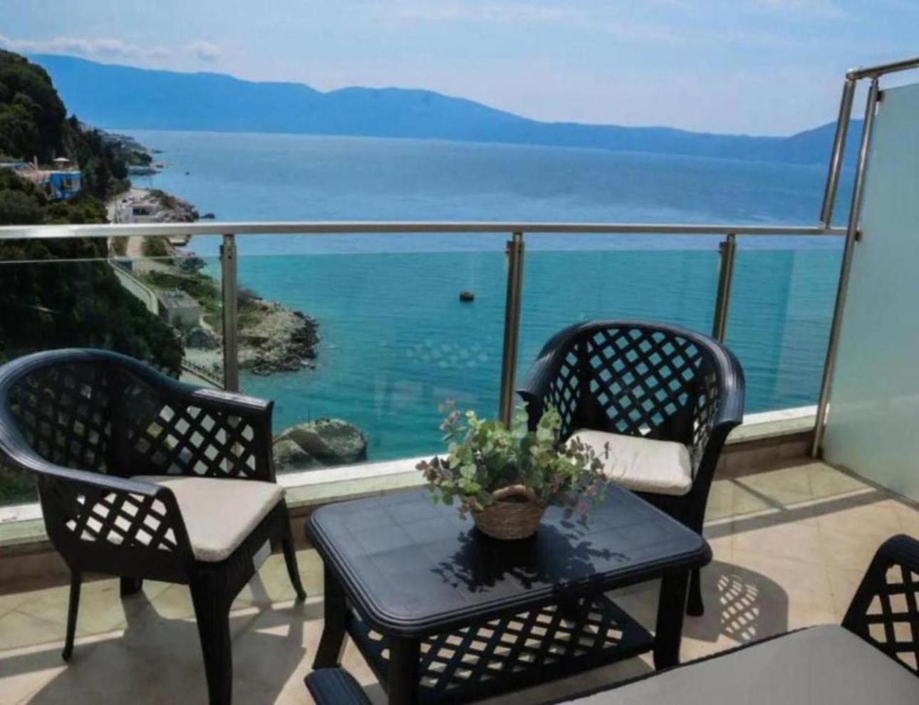 Radhimë Toto Hotel & Apartments מראה חיצוני תמונה