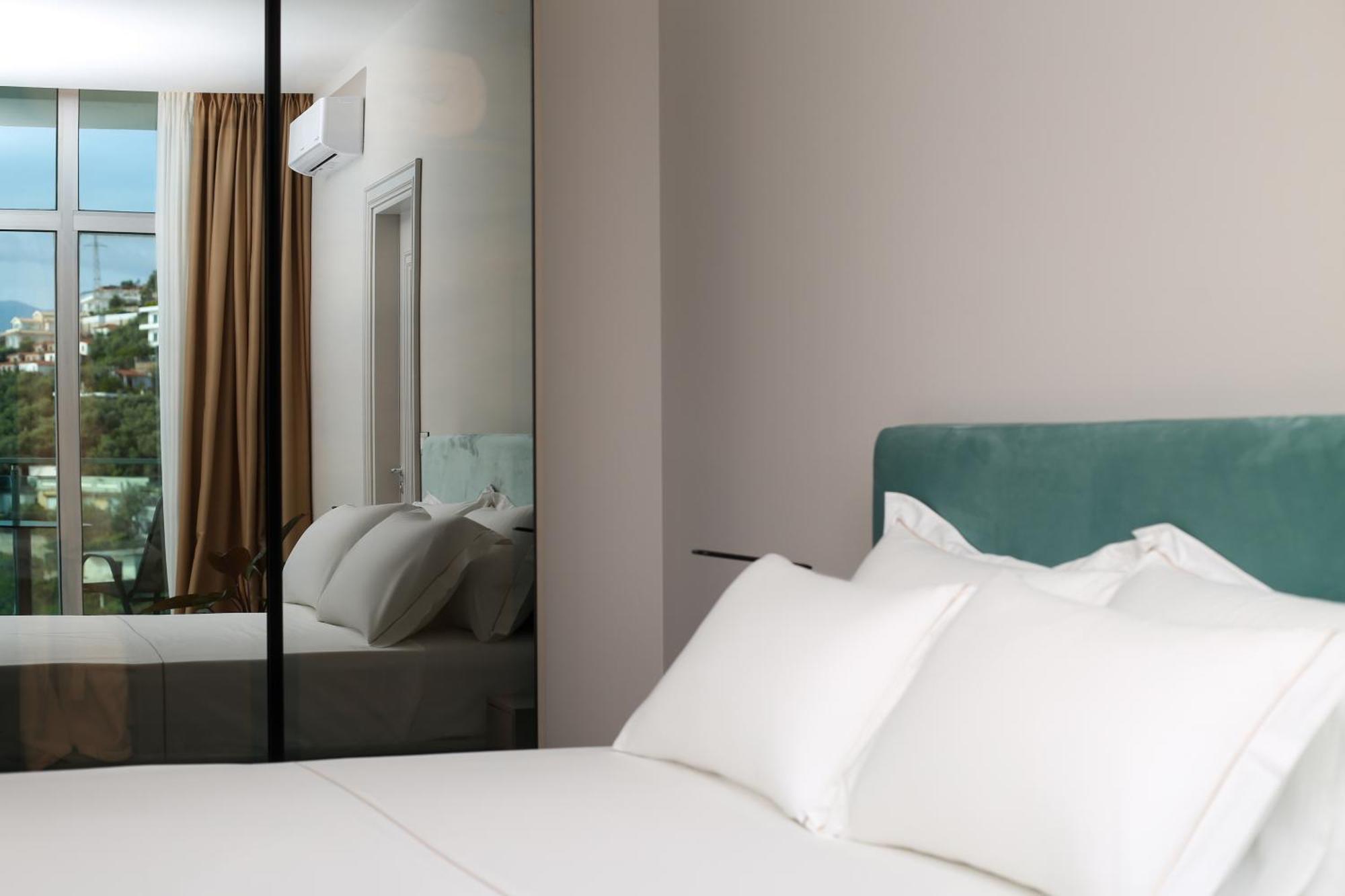 Radhimë Toto Hotel & Apartments מראה חיצוני תמונה